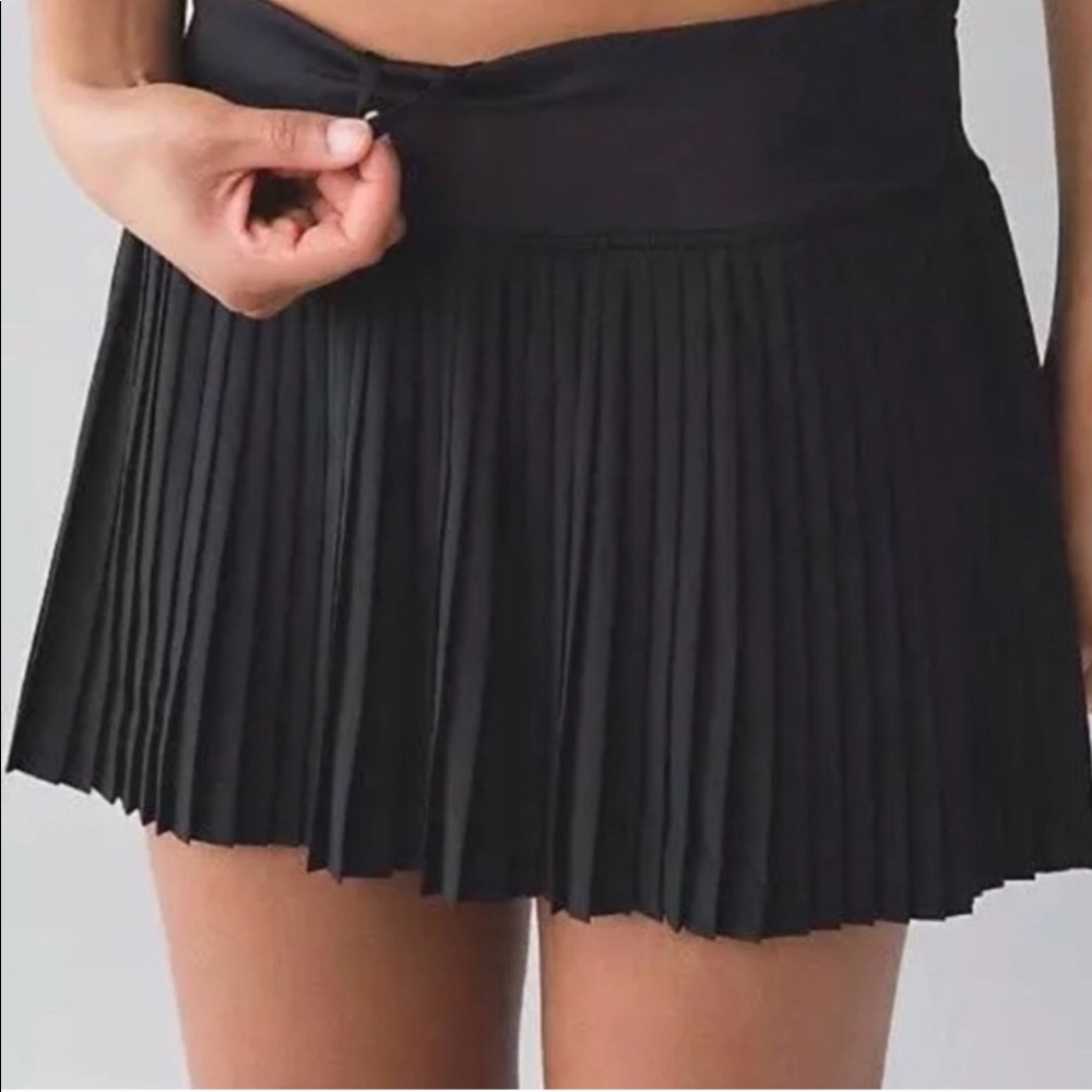 Lululemon tennis skirt size 6